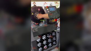 Hydraulische slangkrimpmachine NC130J demonstratie van het krimpen van slangen